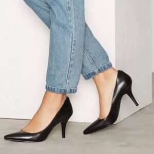 Michael Kors Leather Flex Mid-Pump